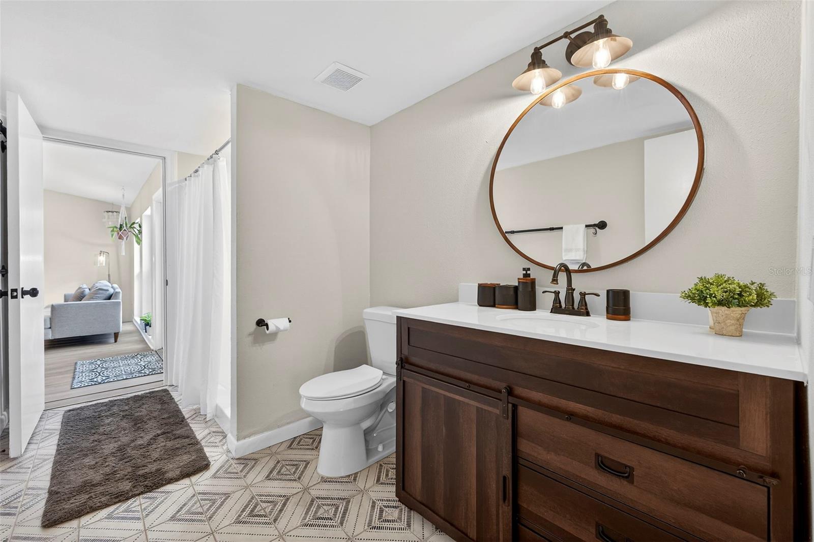 Image 17 of 27 For 4705 Foxshire Circle