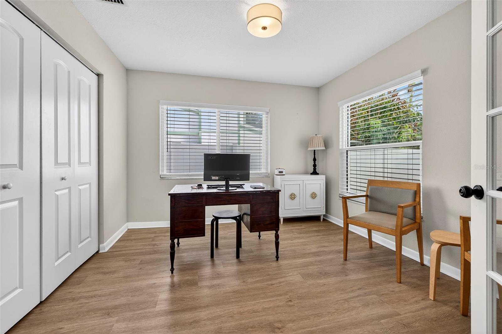 Image 18 of 27 For 4705 Foxshire Circle