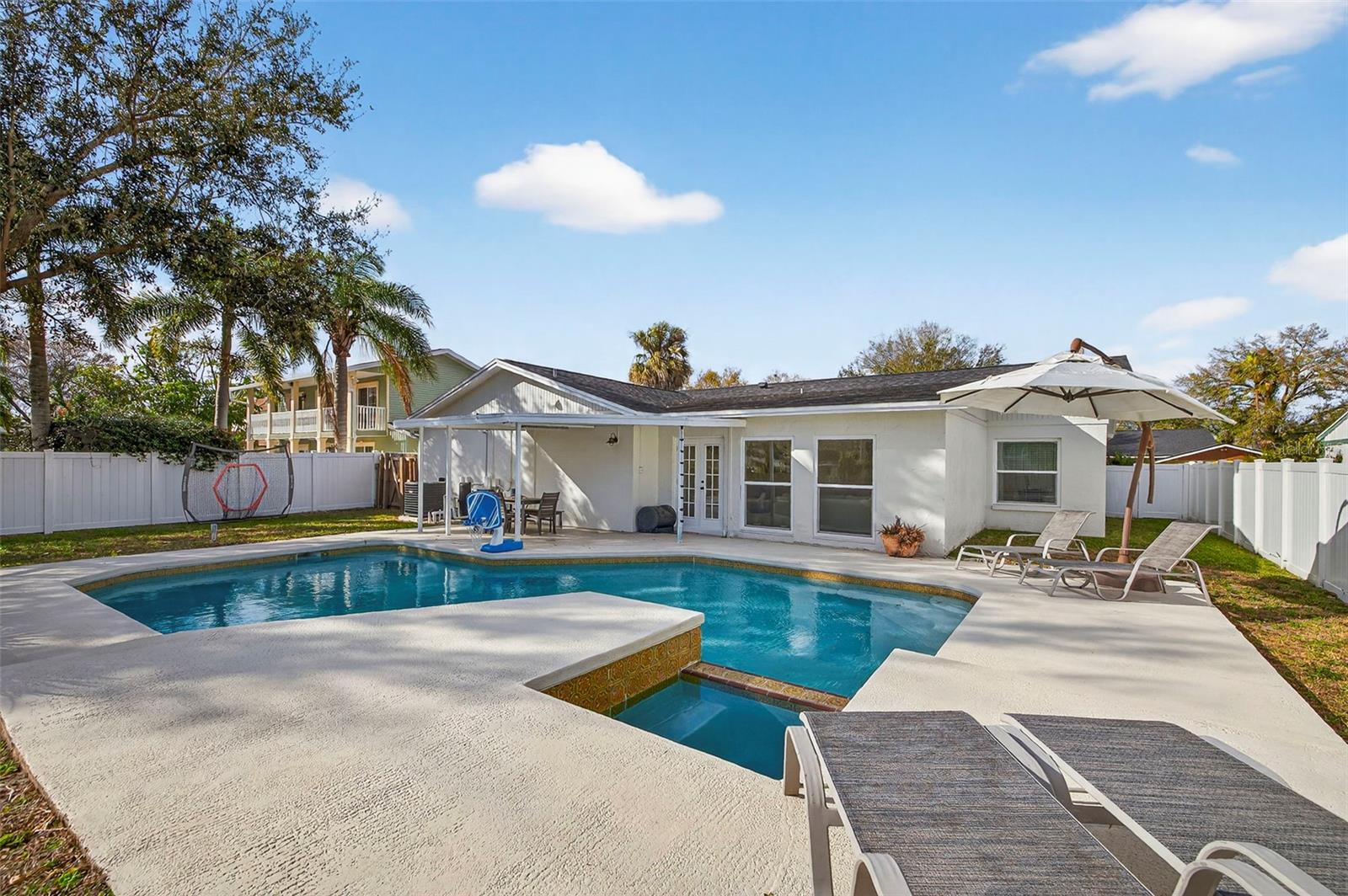 Image 19 of 27 For 4705 Foxshire Circle