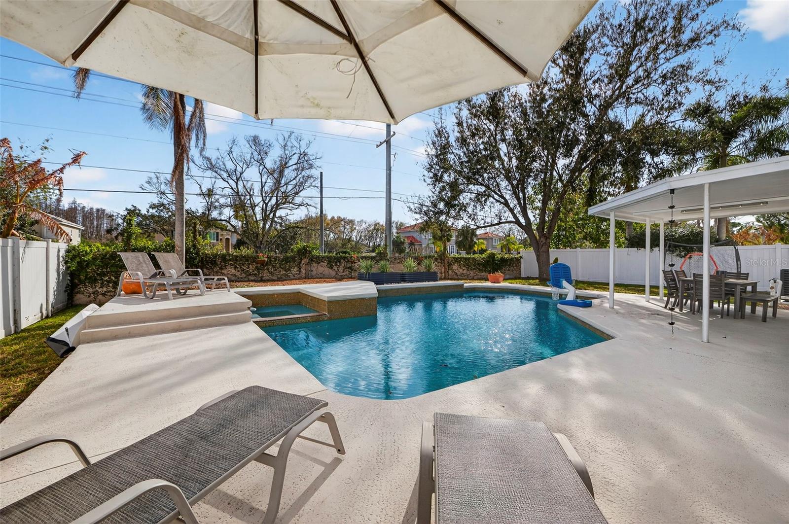 Image 21 of 27 For 4705 Foxshire Circle