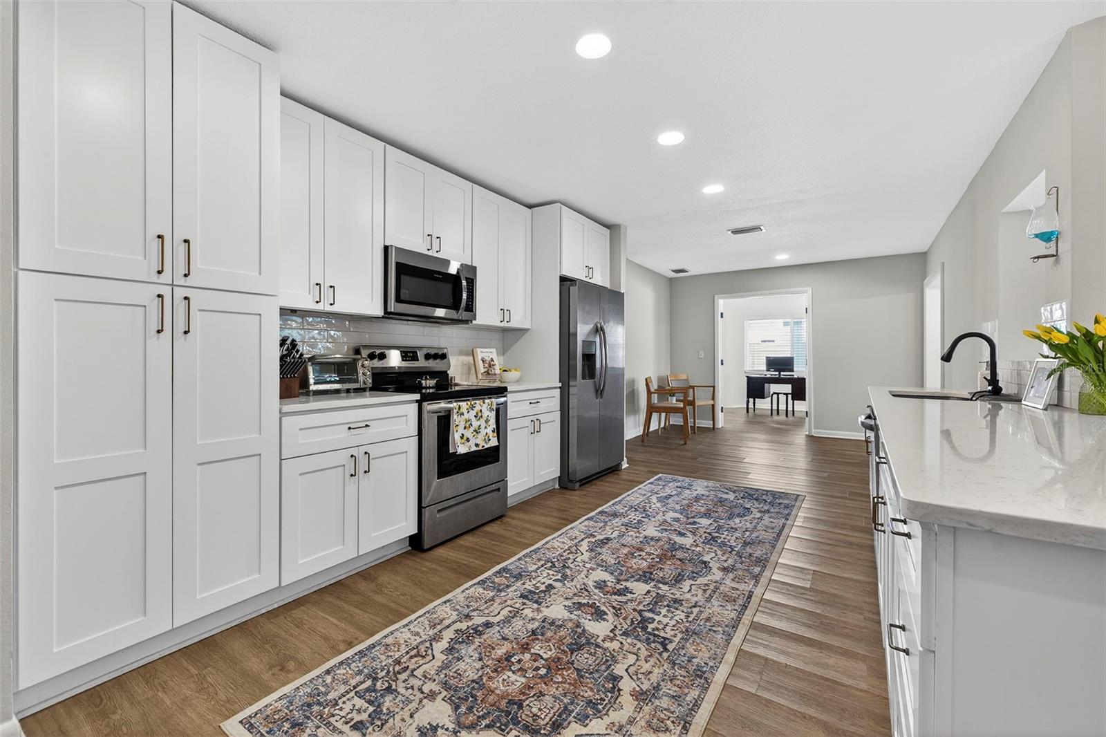 Image 5 of 27 For 4705 Foxshire Circle