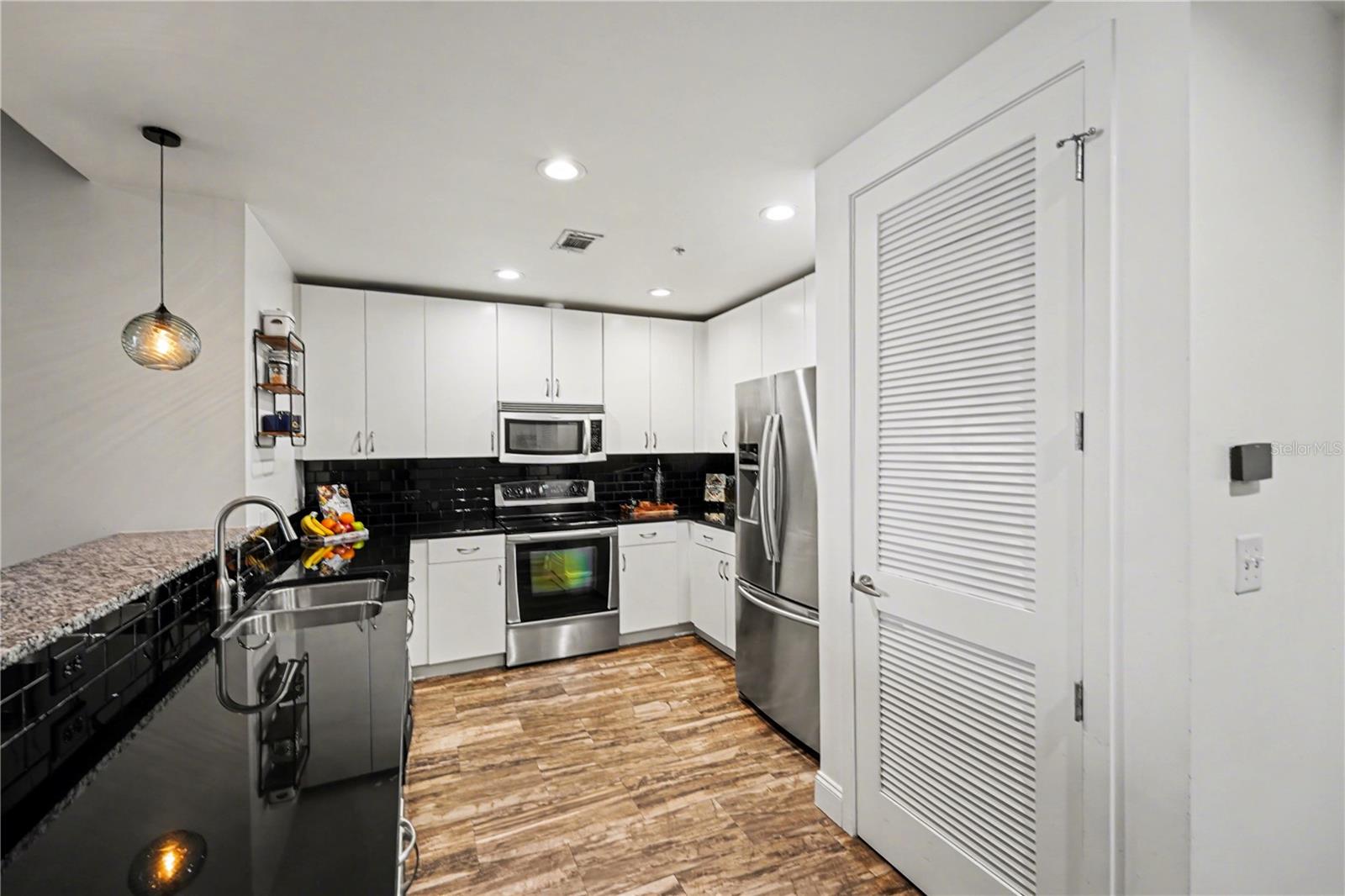 Image 15 of 47 For 777 Ashley Drive 2709