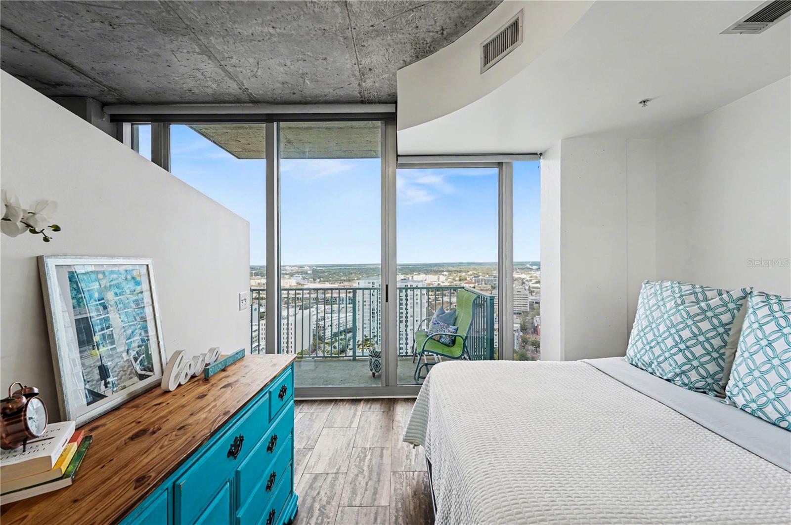 Image 17 of 47 For 777 Ashley Drive 2709