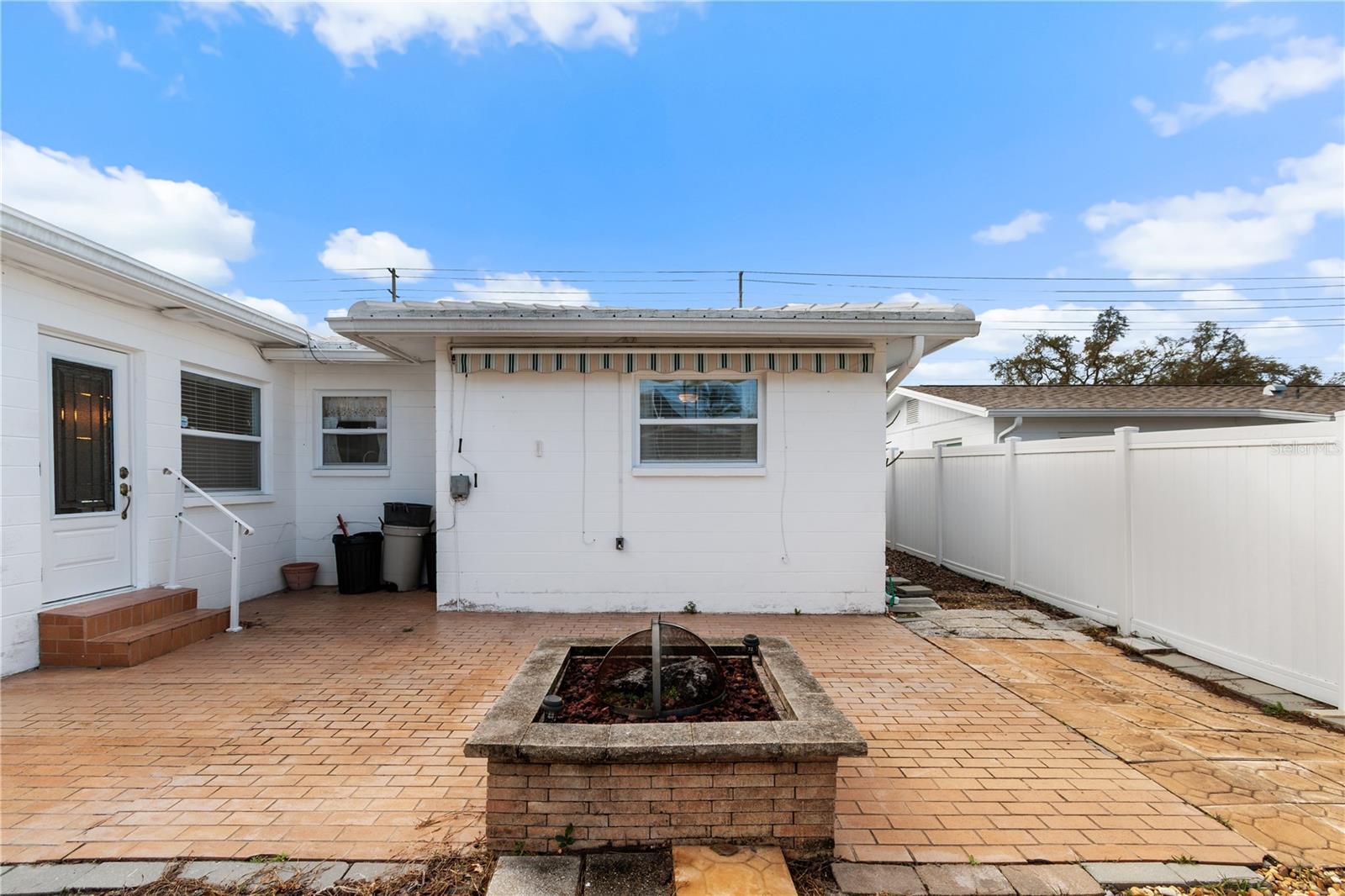 Image 11 of 57 For 13565 86th Avenue