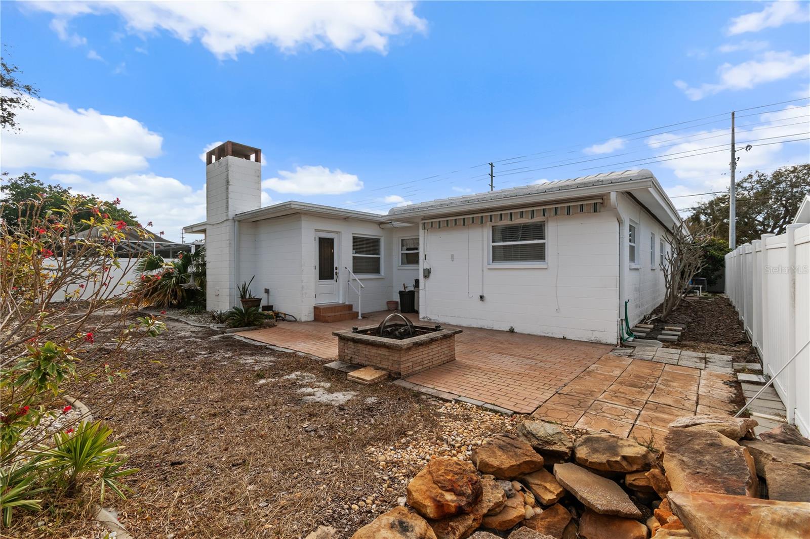 Image 13 of 57 For 13565 86th Avenue