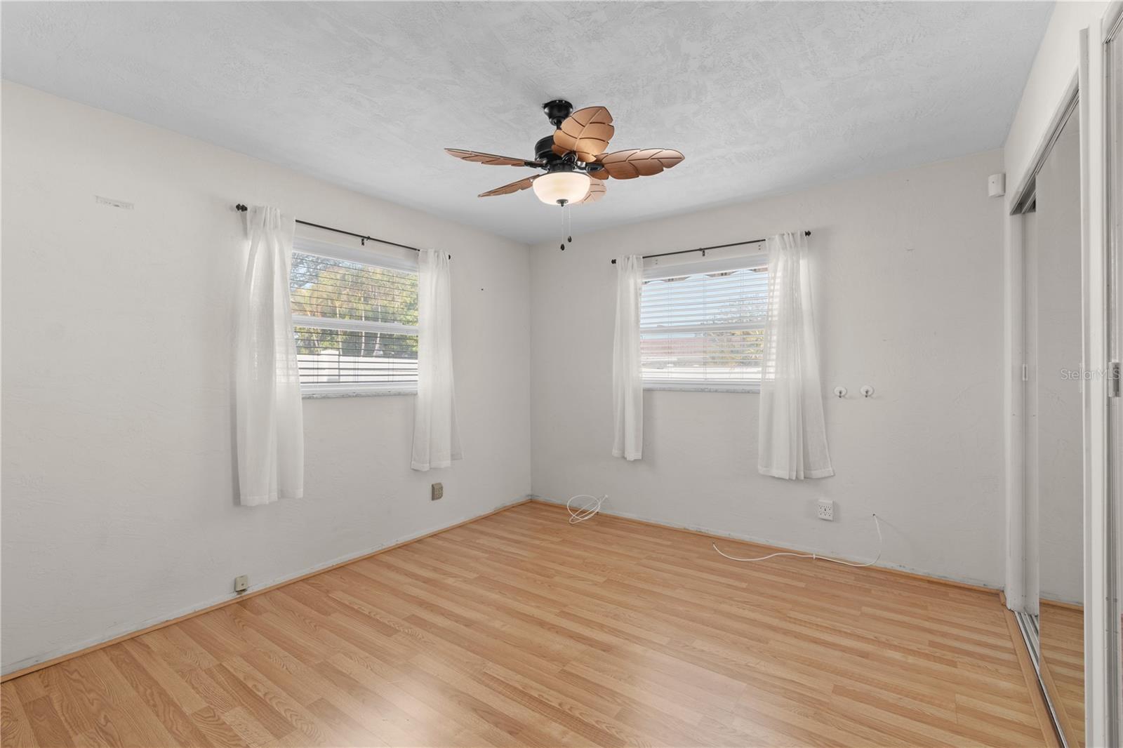 Image 18 of 57 For 13565 86th Avenue