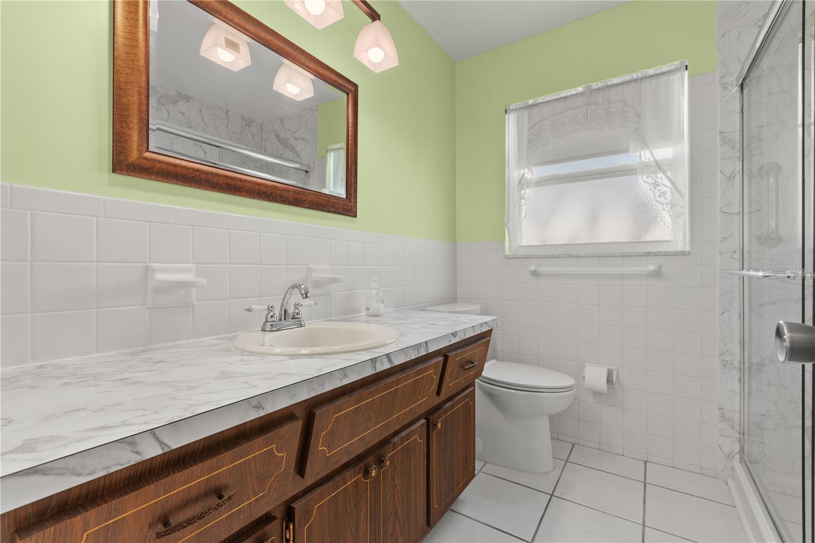 Image 21 of 57 For 13565 86th Avenue