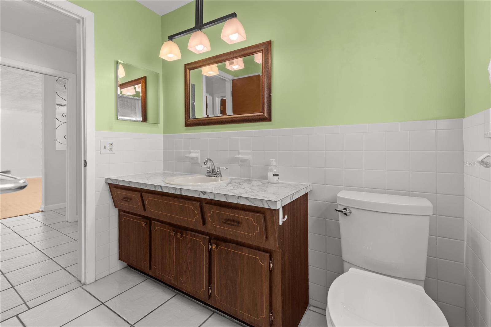 Image 22 of 57 For 13565 86th Avenue