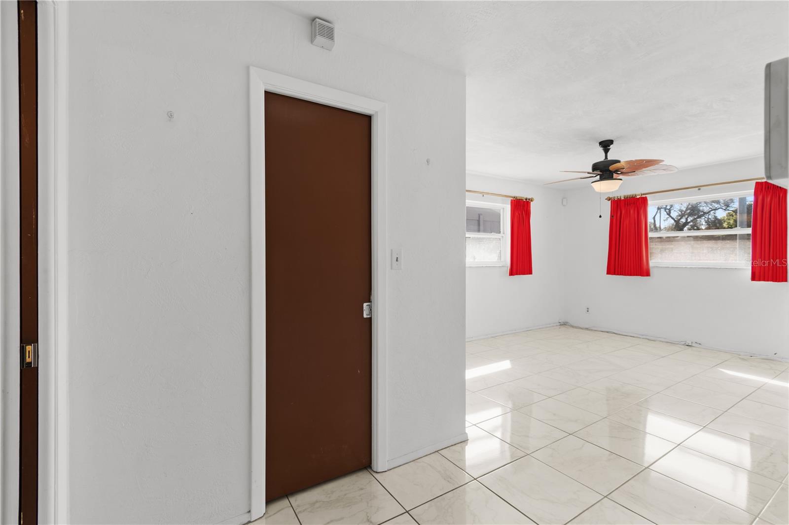 Image 27 of 57 For 13565 86th Avenue