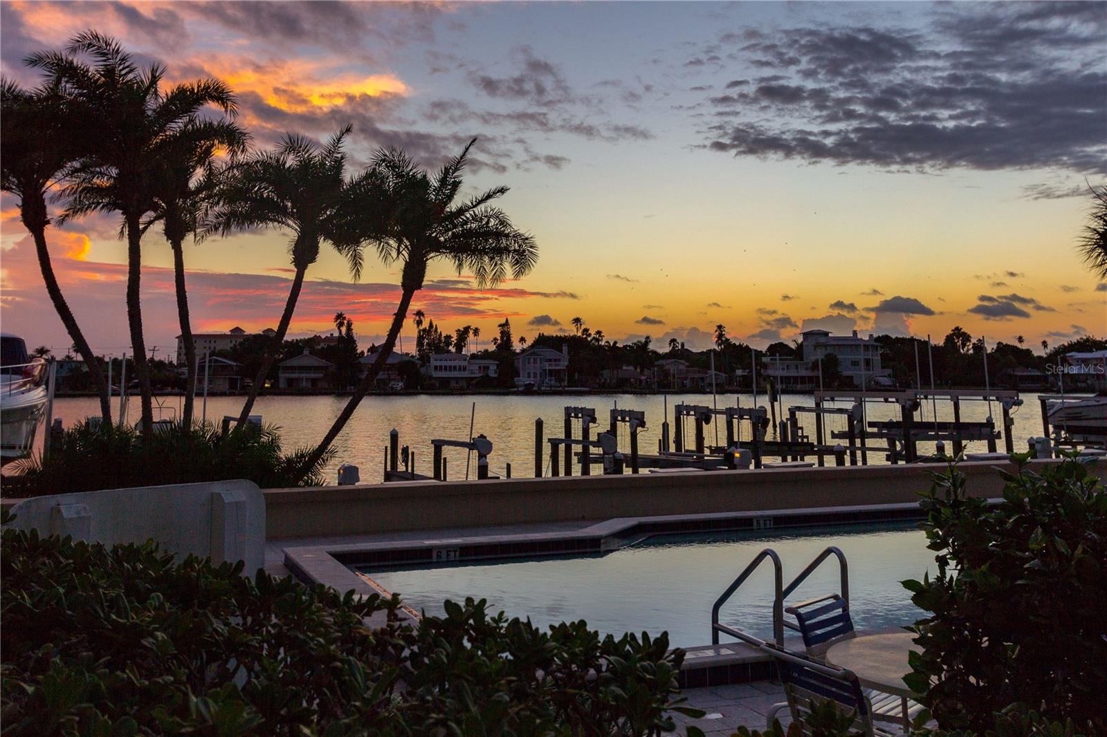 Image 13 of 35 For 690 Island Way 708