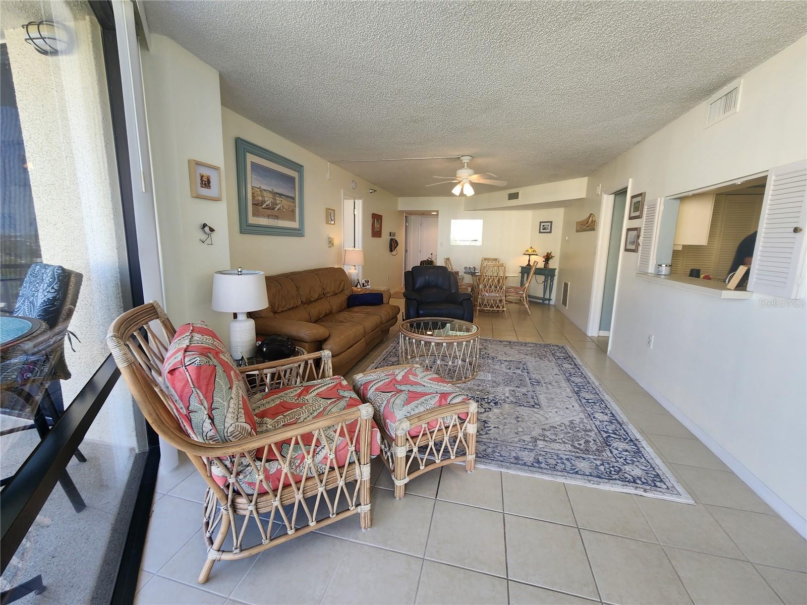 Image 21 of 35 For 690 Island Way 708