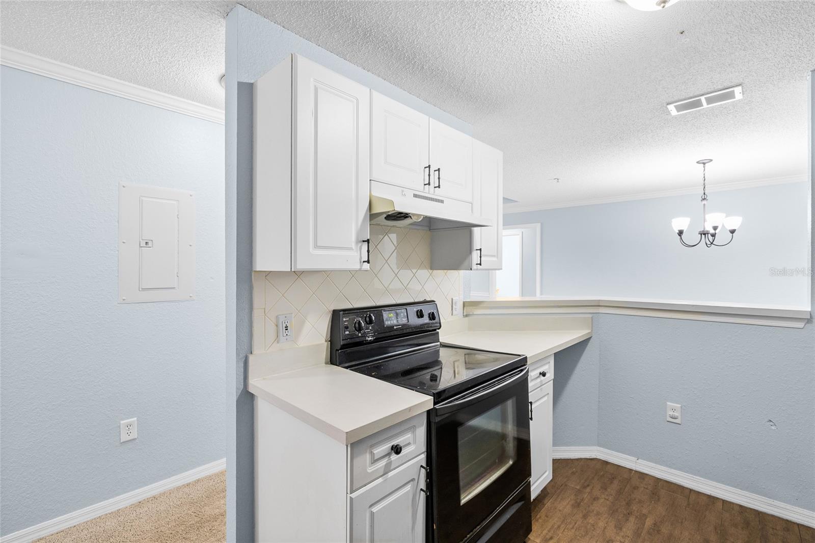 Image 10 of 48 For 18001 Richmond Place Drive 835