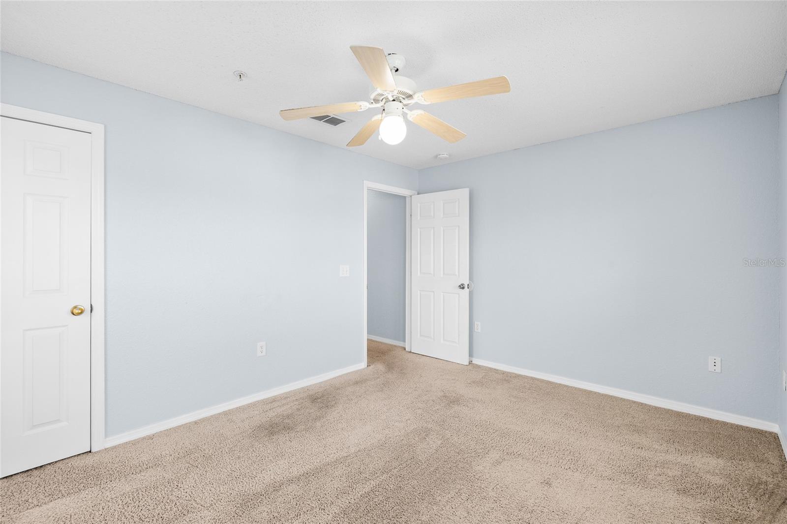 Image 28 of 48 For 18001 Richmond Place Drive 835