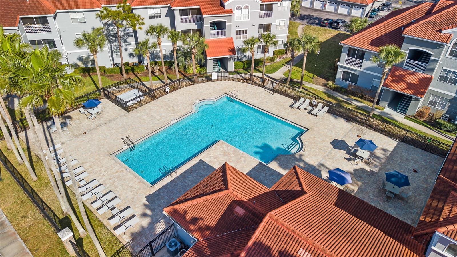 Image 3 of 48 For 18001 Richmond Place Drive 835