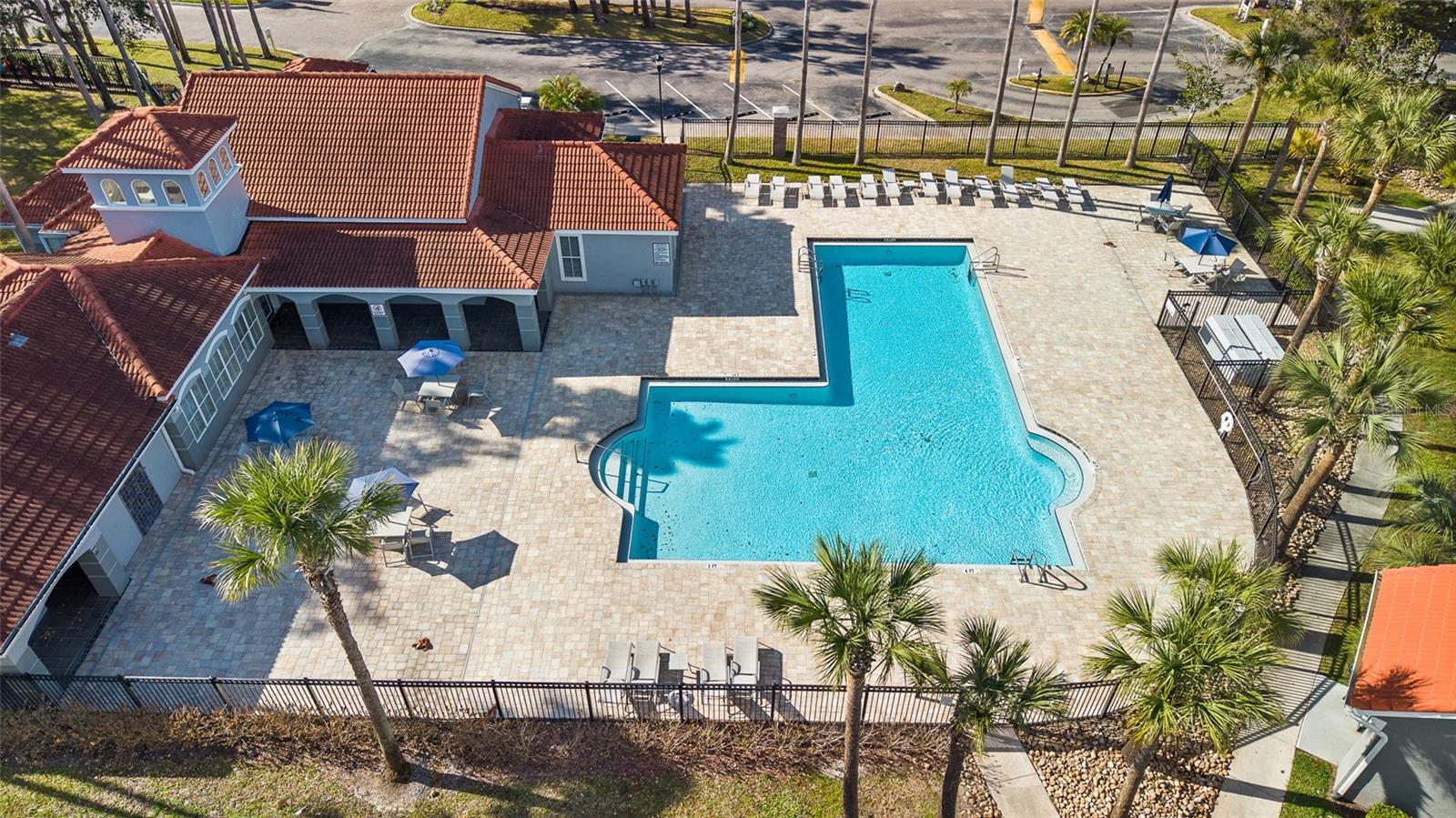 Image 39 of 48 For 18001 Richmond Place Drive 835