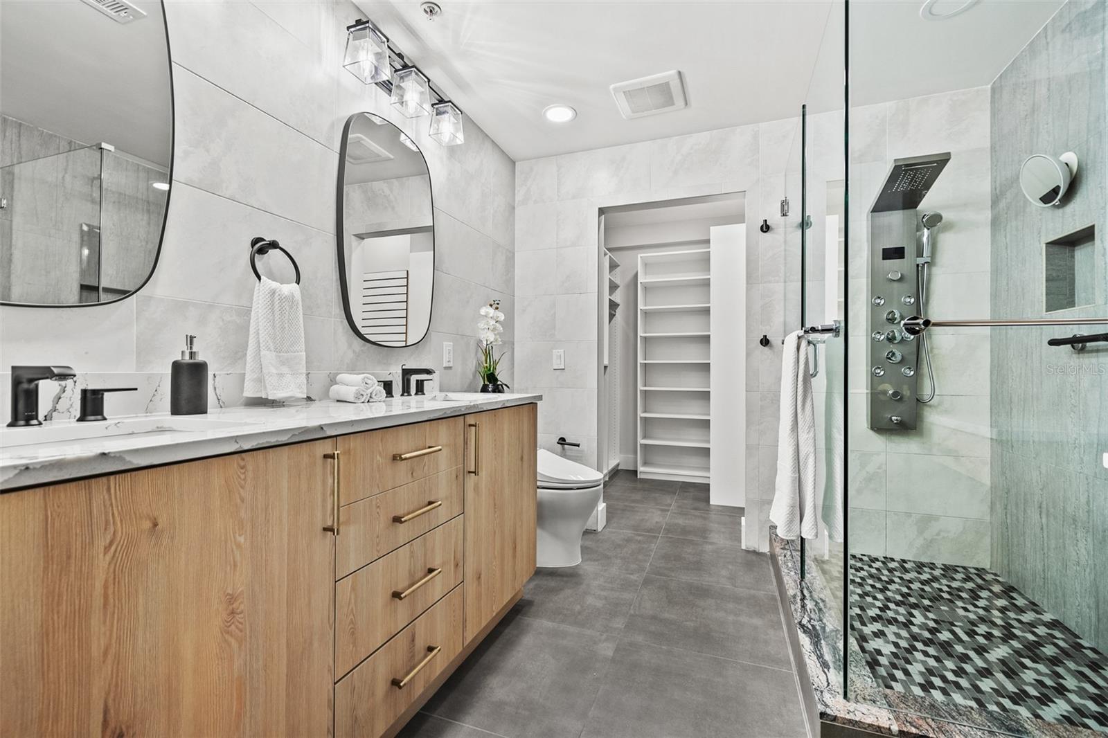 Image 26 of 72 For 777 Ashley Drive 3013