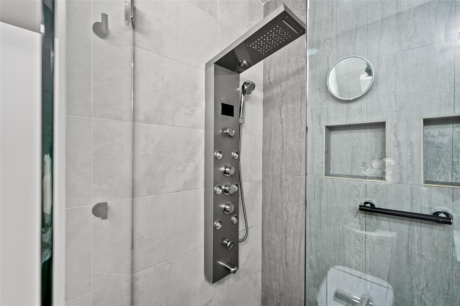 Image 28 of 72 For 777 Ashley Drive 3013