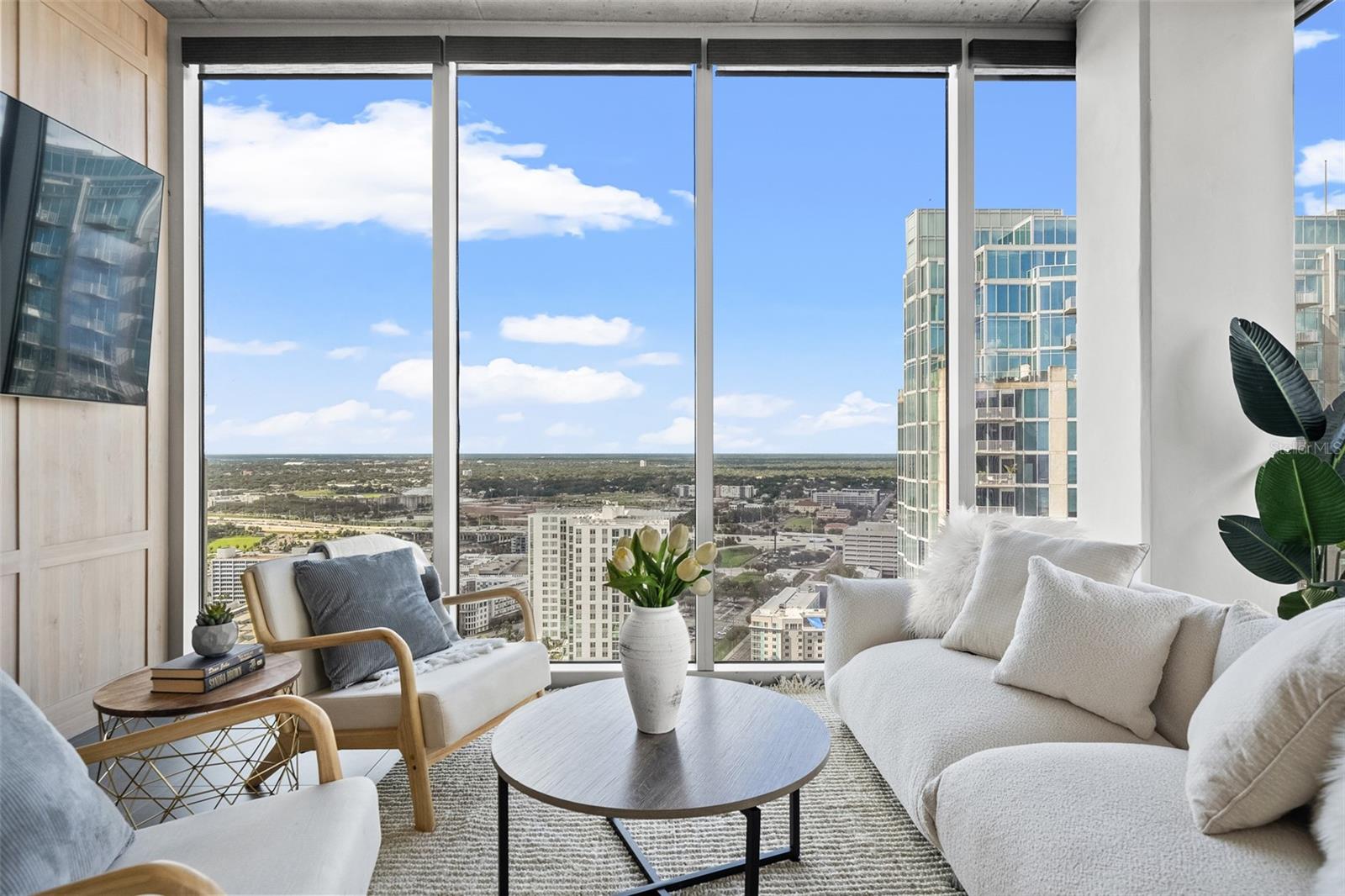 Image 4 of 72 For 777 Ashley Drive 3013