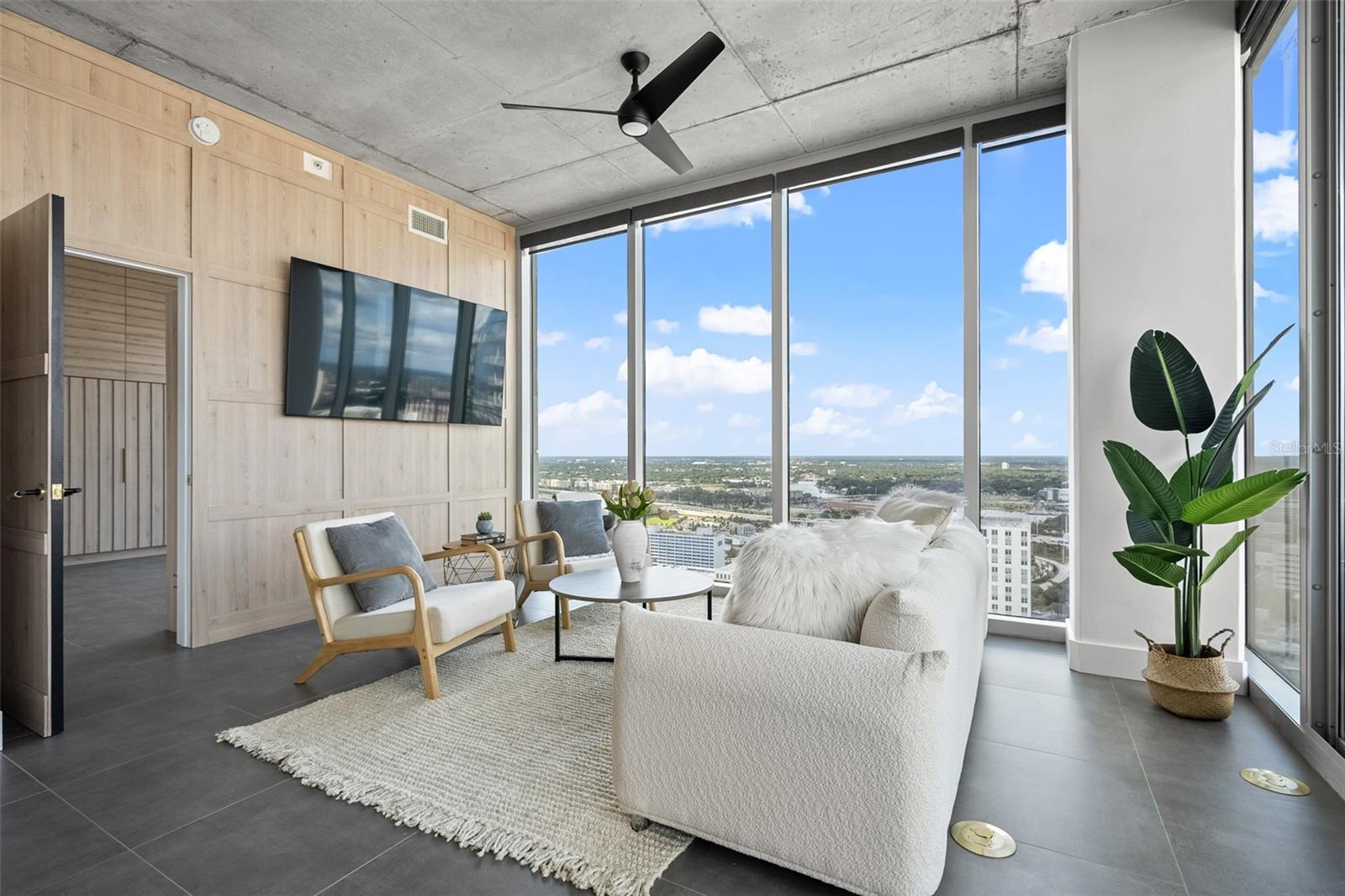 Image 7 of 72 For 777 Ashley Drive 3013