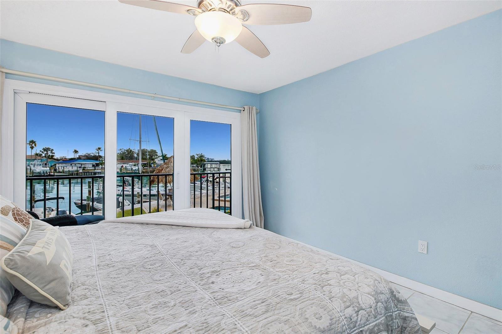 Image 14 of 57 For 51 Island Way 108