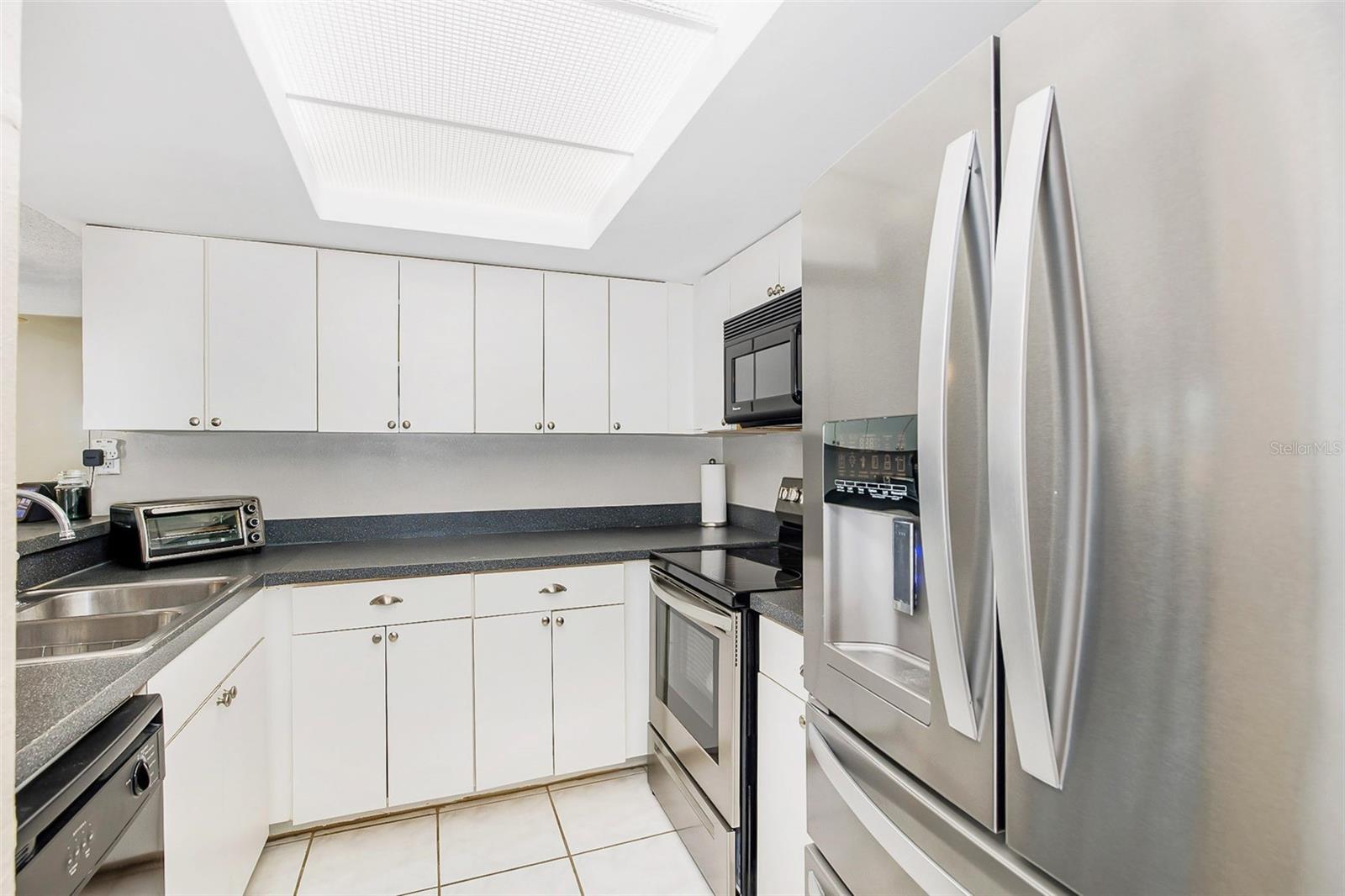 Image 25 of 57 For 51 Island Way 108