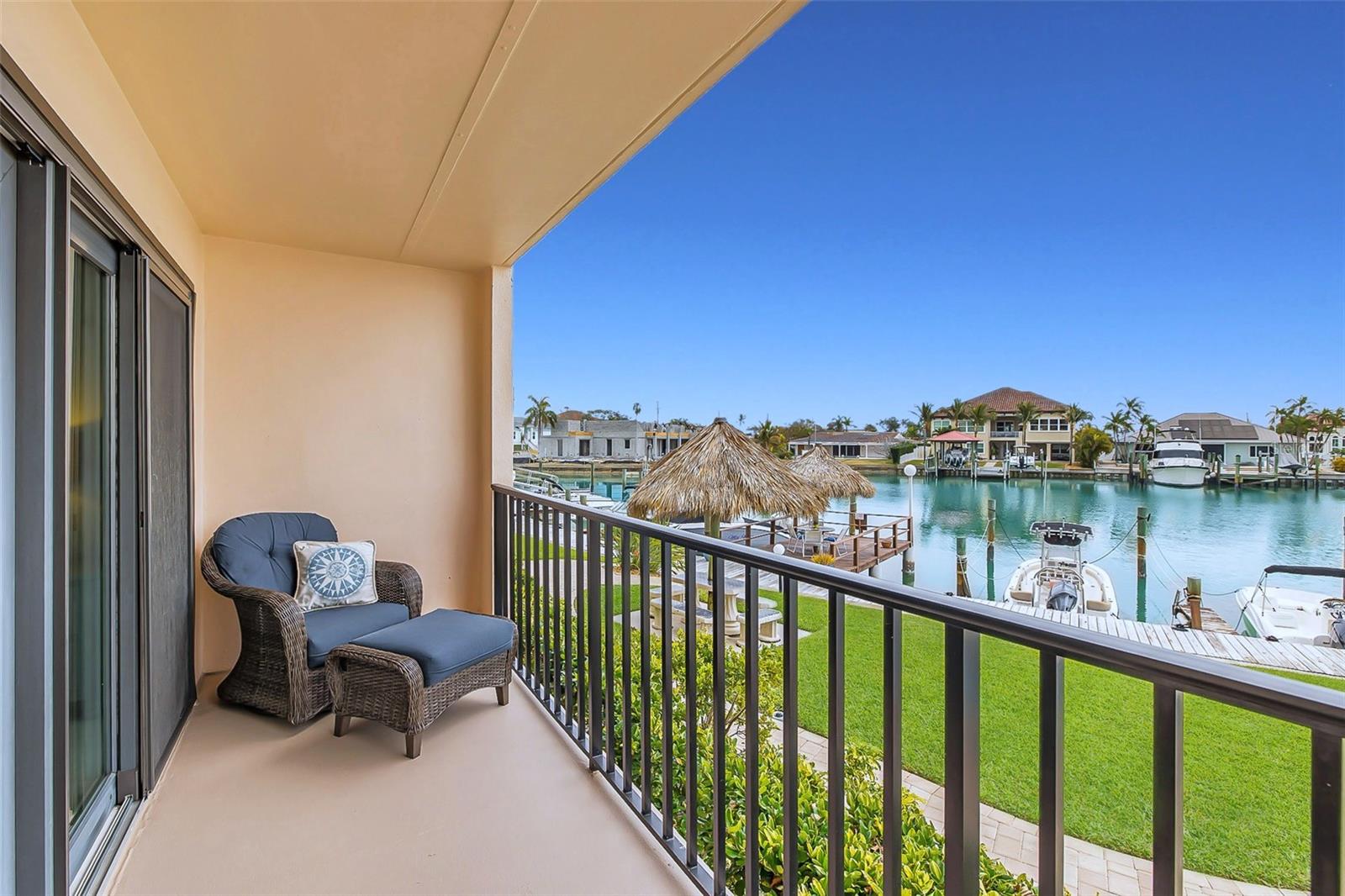 Image 26 of 57 For 51 Island Way 108