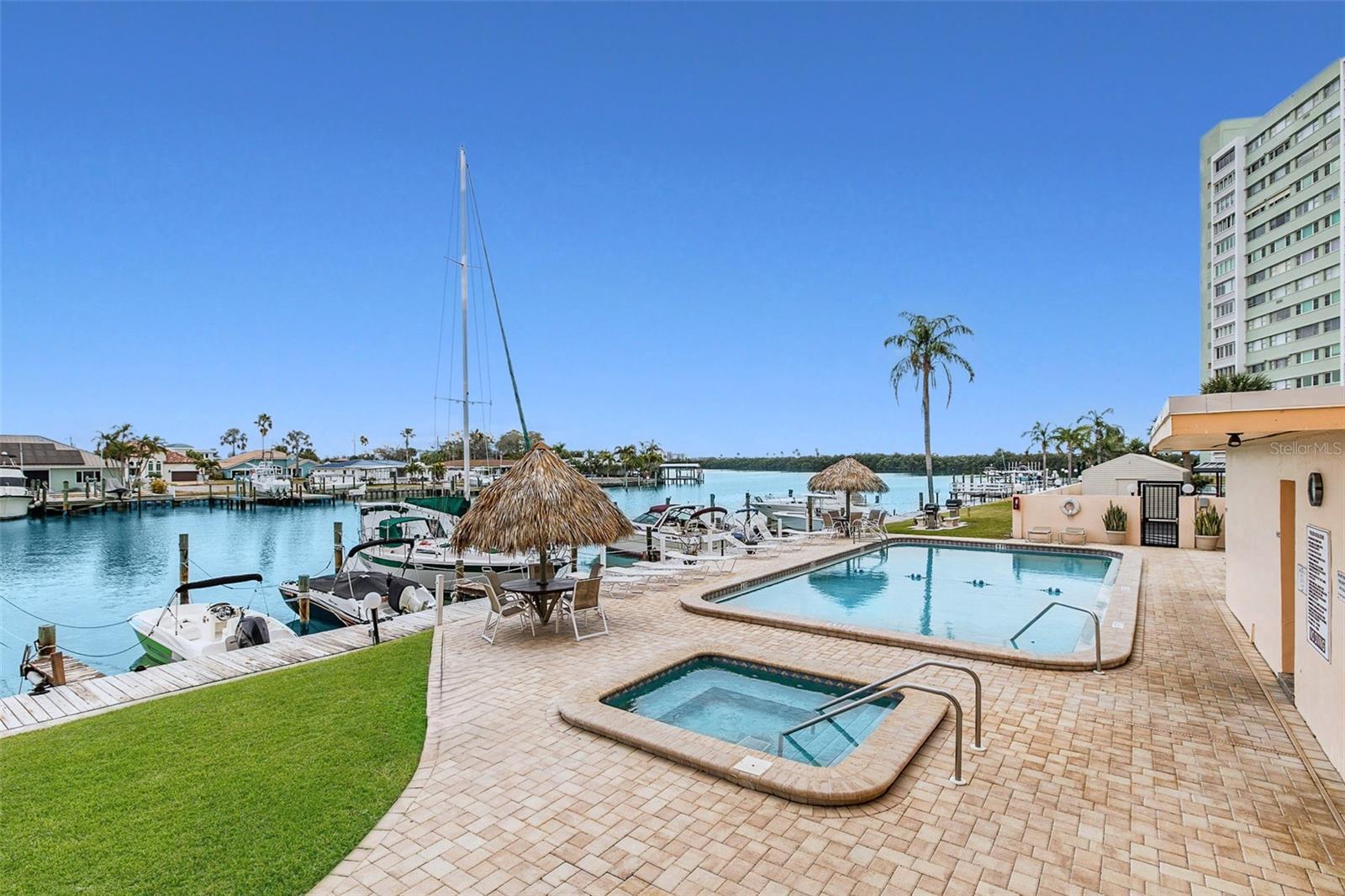 Image 35 of 57 For 51 Island Way 108