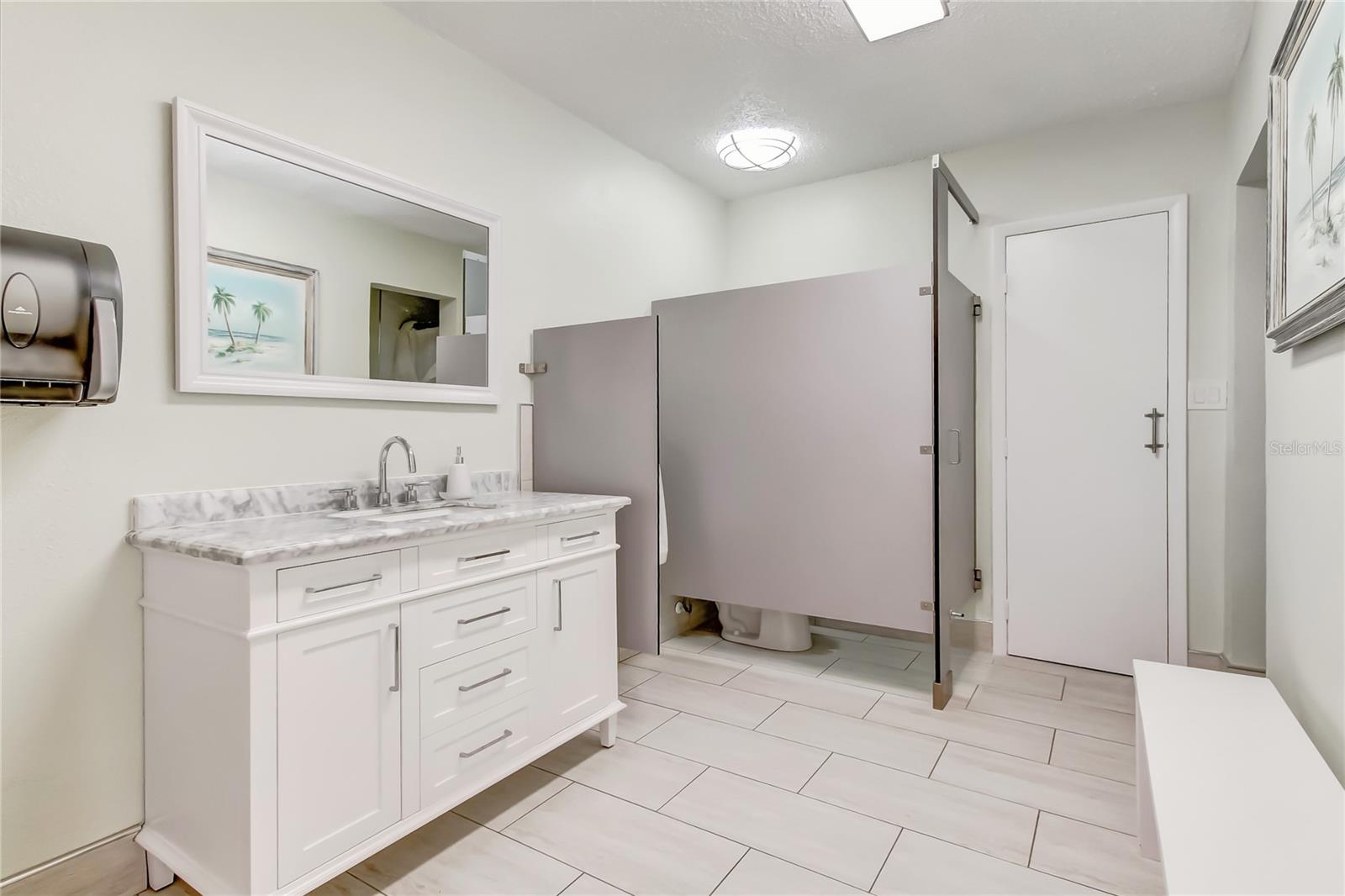 Image 53 of 57 For 51 Island Way 108