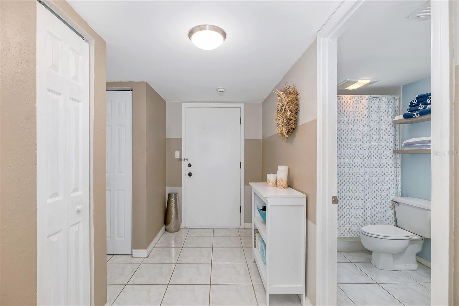 Image 6 of 57 For 51 Island Way 108