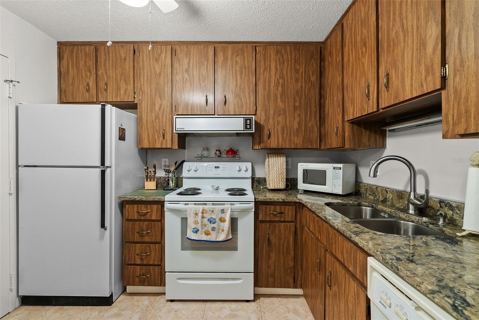 Image 12 of 52 For 2700 Bayshore Boulevard 4106