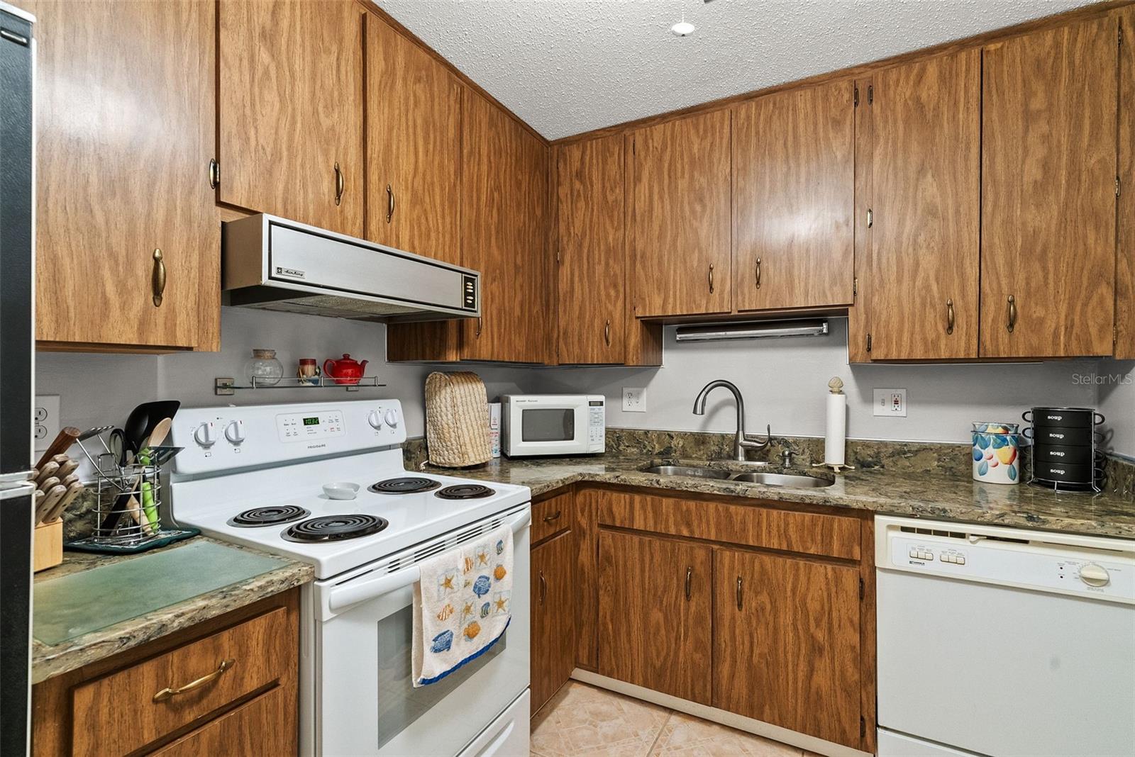 Image 13 of 52 For 2700 Bayshore Boulevard 4106