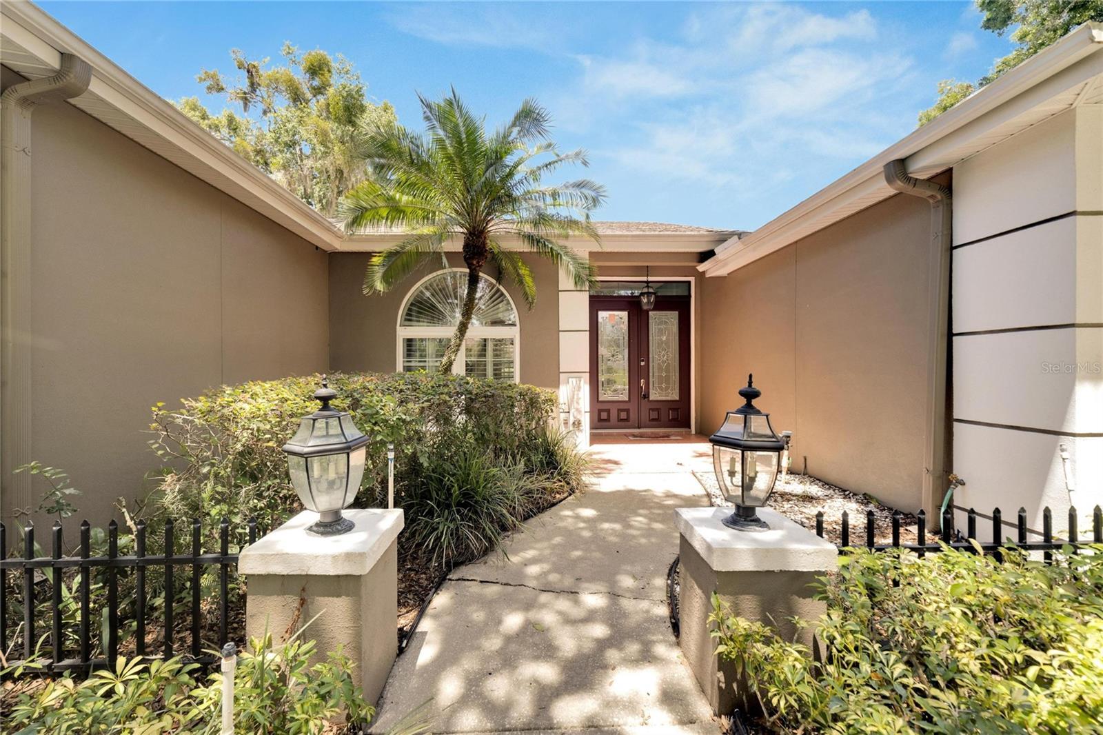 Image 16 of 59 For 18006 Clear Lake Dr