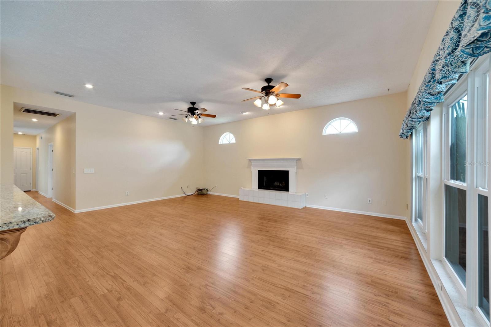 Image 40 of 59 For 18006 Clear Lake Dr