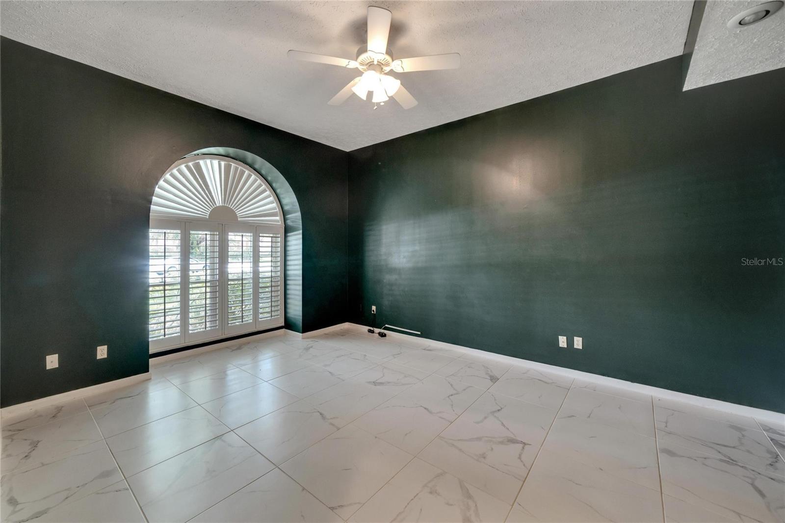 Image 52 of 59 For 18006 Clear Lake Dr