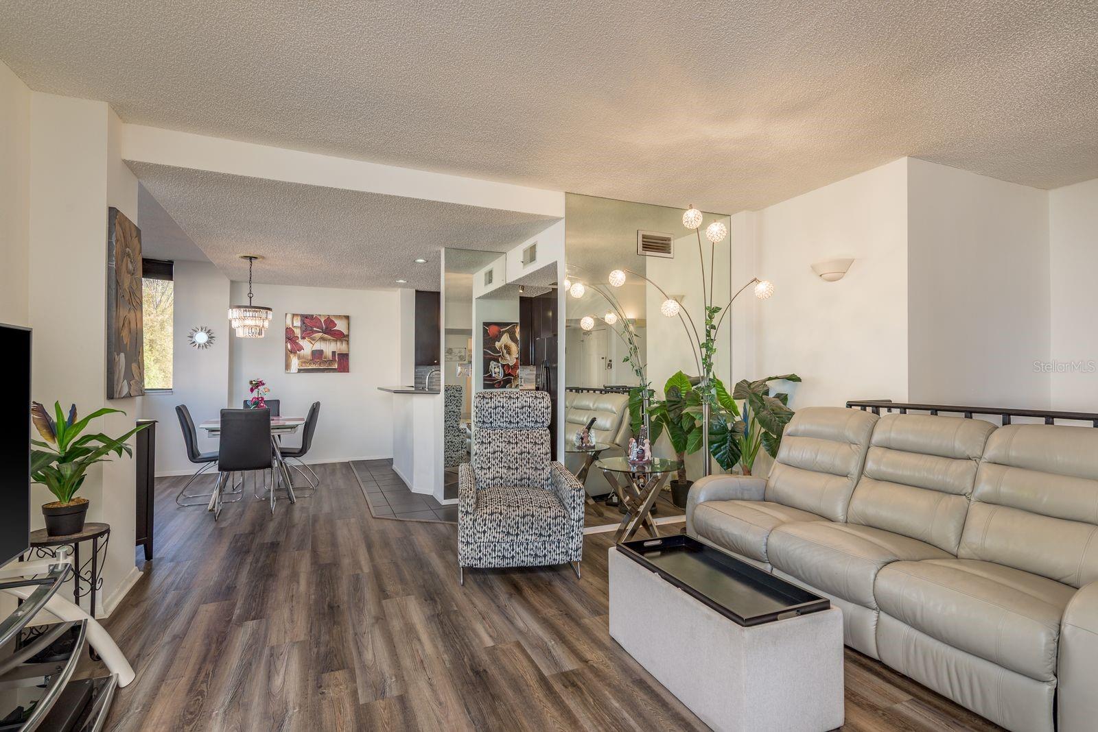 Image 12 of 46 For 602 Lime Avenue 203