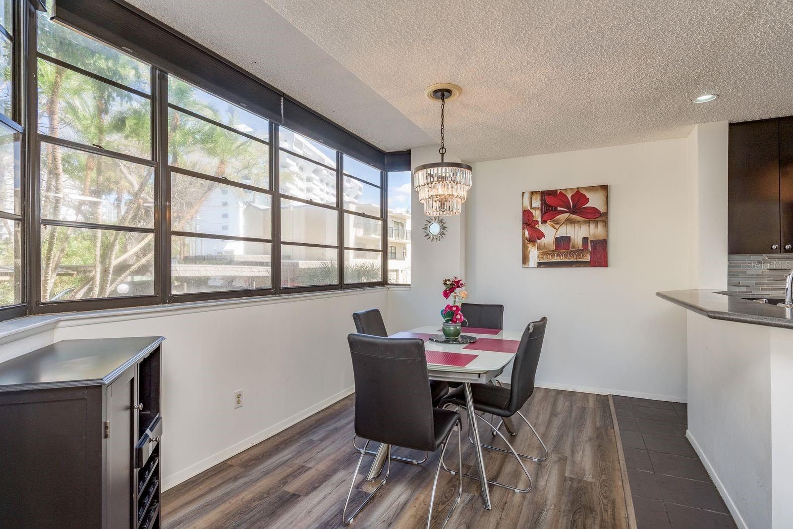 Image 13 of 46 For 602 Lime Avenue 203