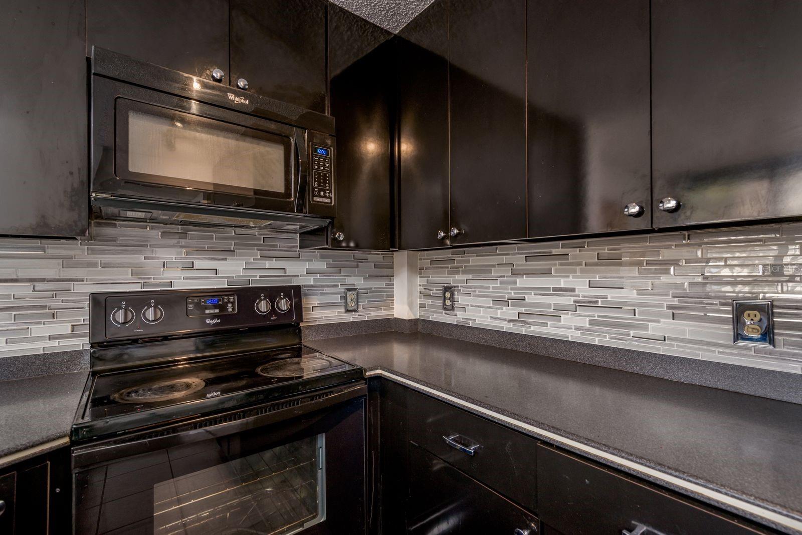 Image 15 of 46 For 602 Lime Avenue 203