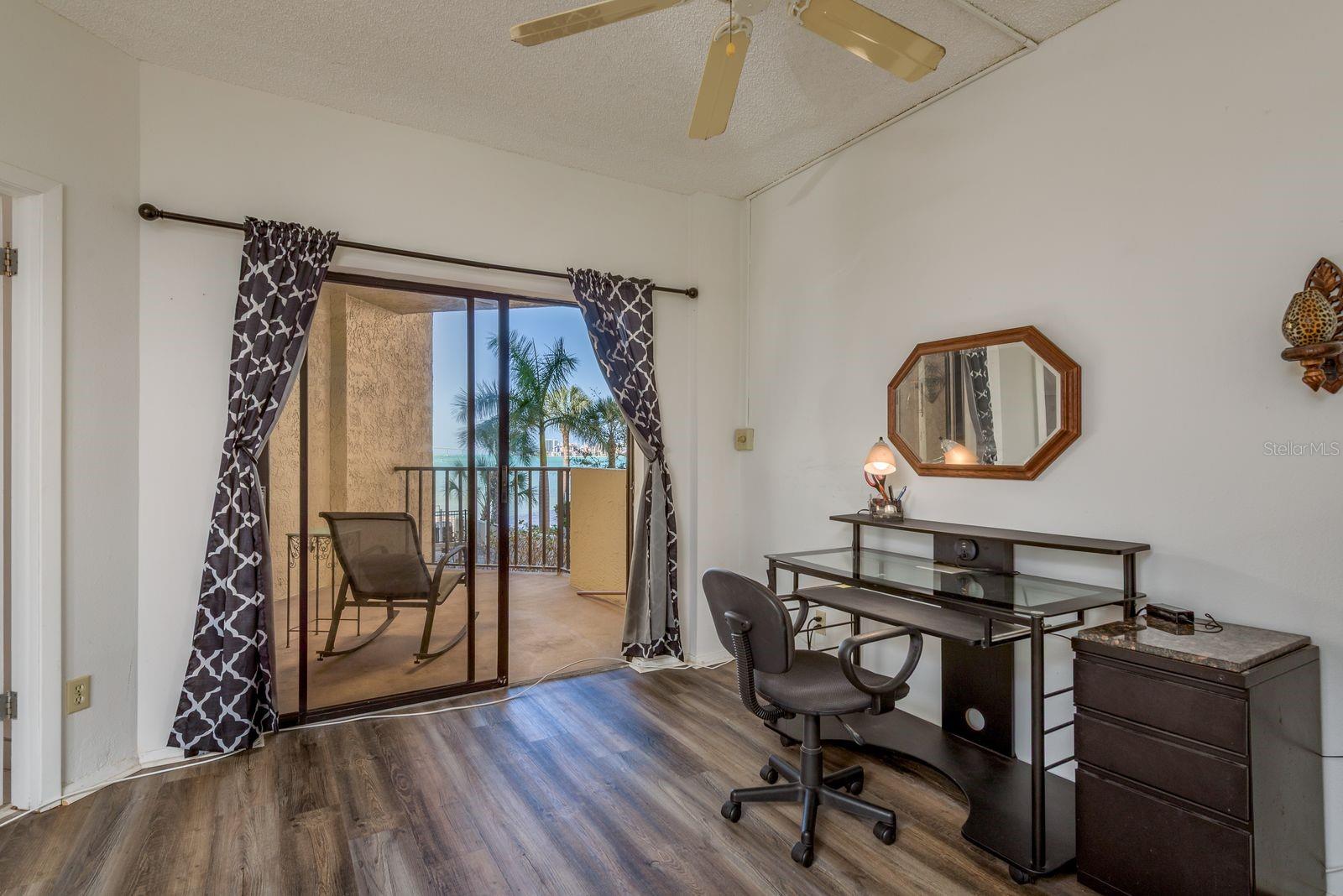 Image 23 of 46 For 602 Lime Avenue 203