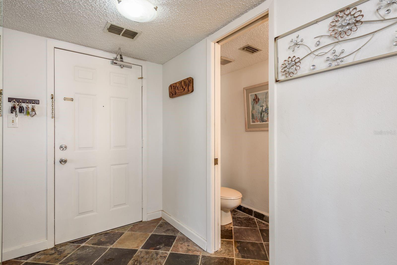 Image 7 of 46 For 602 Lime Avenue 203