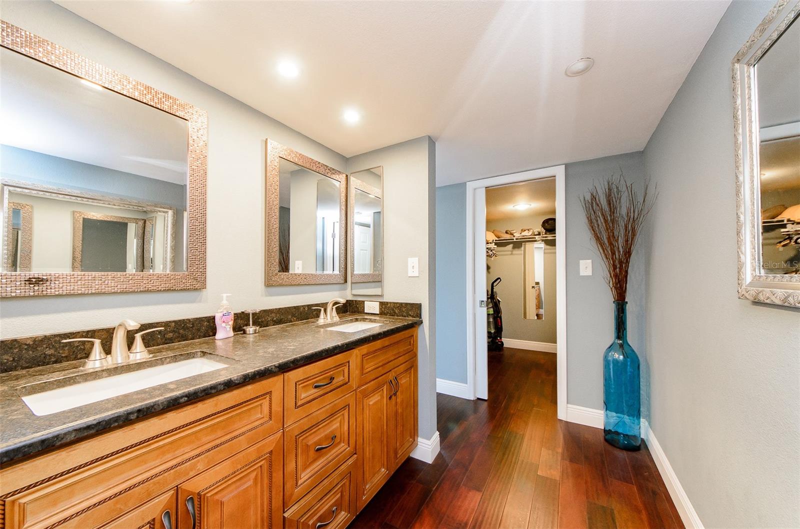 Image 17 of 53 For 1250 Gulf Boulevard 703