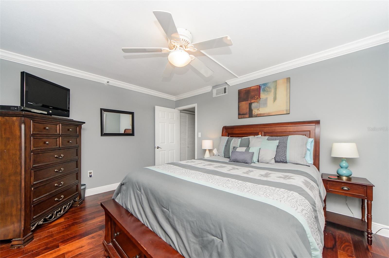 Image 20 of 53 For 1250 Gulf Boulevard 703