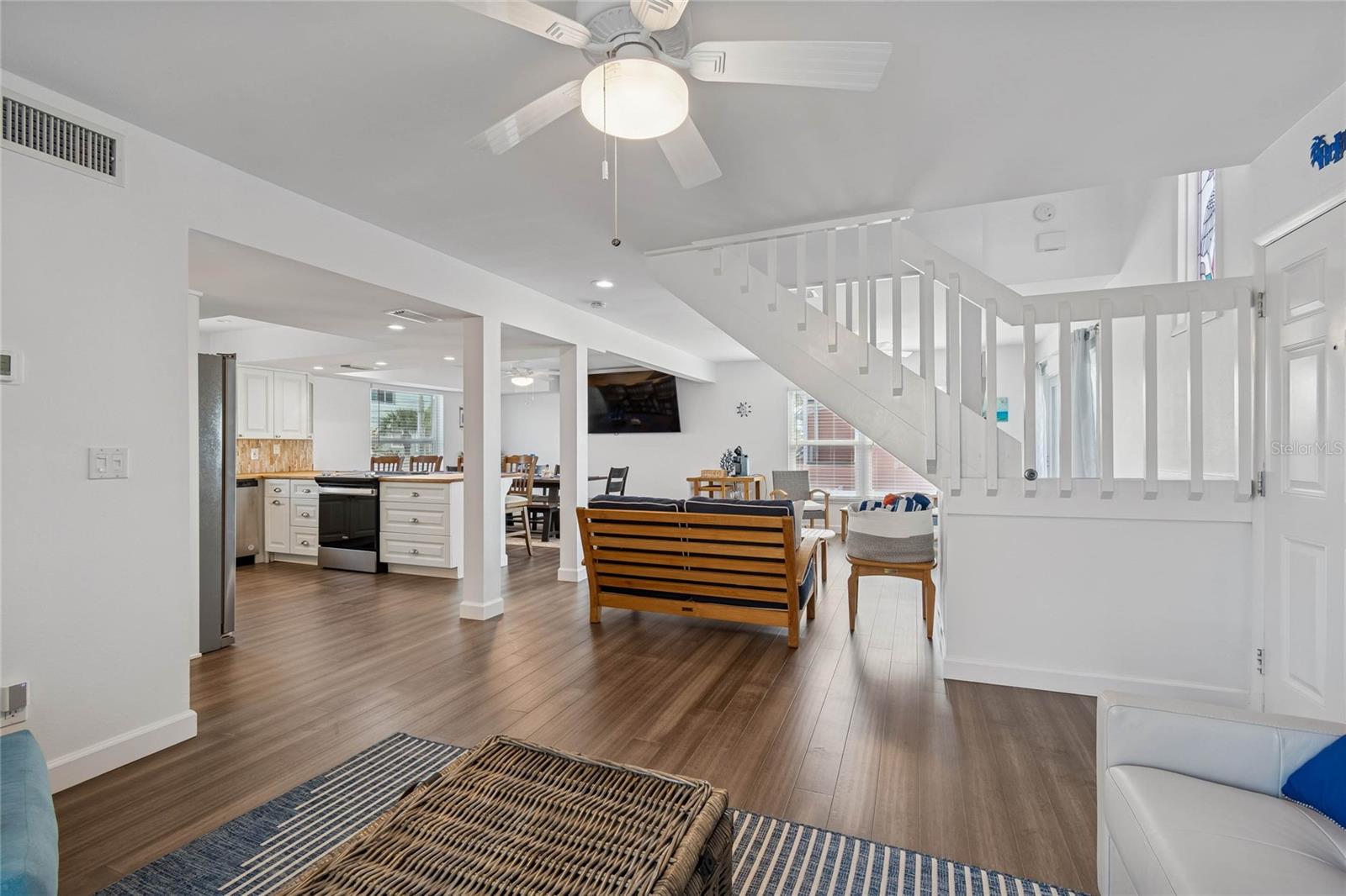 Image 17 of 53 For 8432 Gulf Boulevard