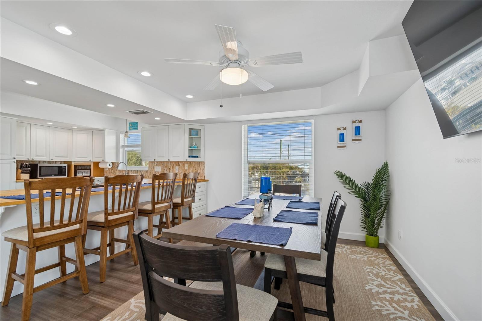 Image 23 of 53 For 8432 Gulf Boulevard