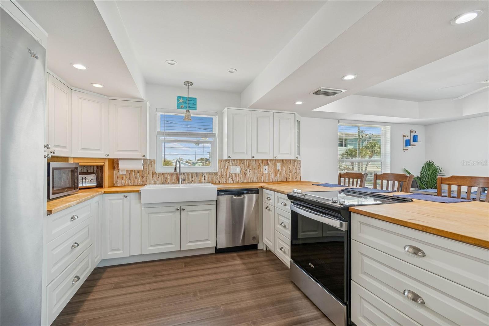 Image 28 of 53 For 8432 Gulf Boulevard