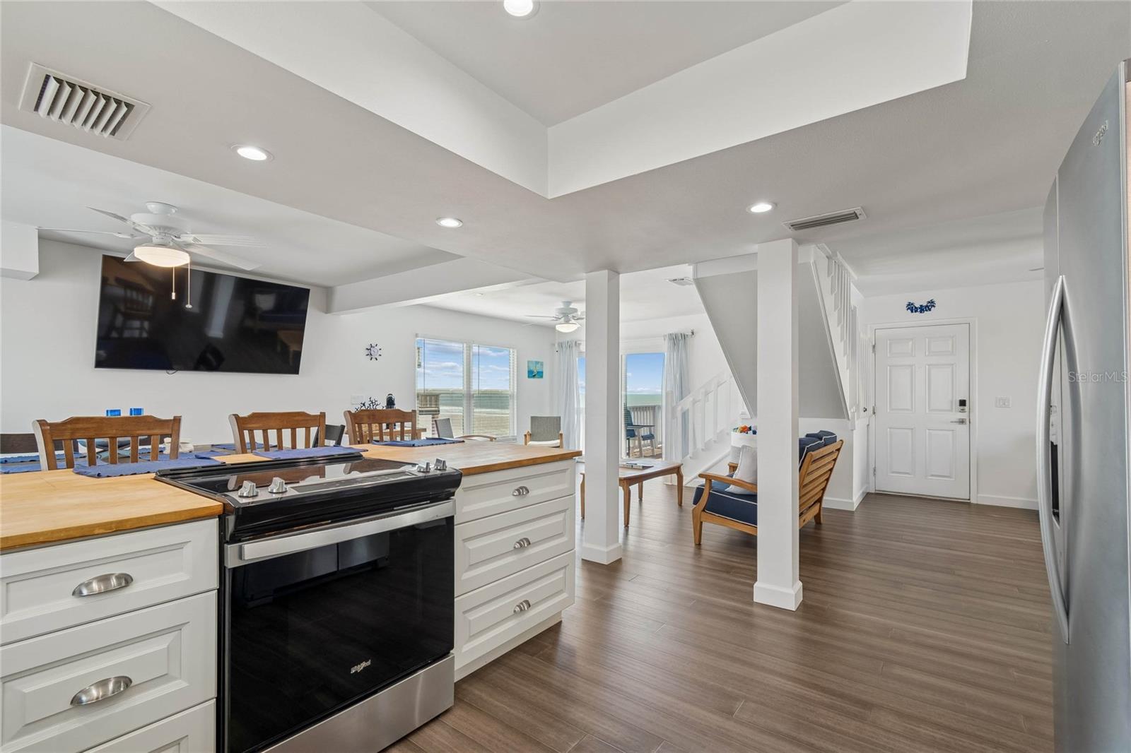 Image 30 of 53 For 8432 Gulf Boulevard