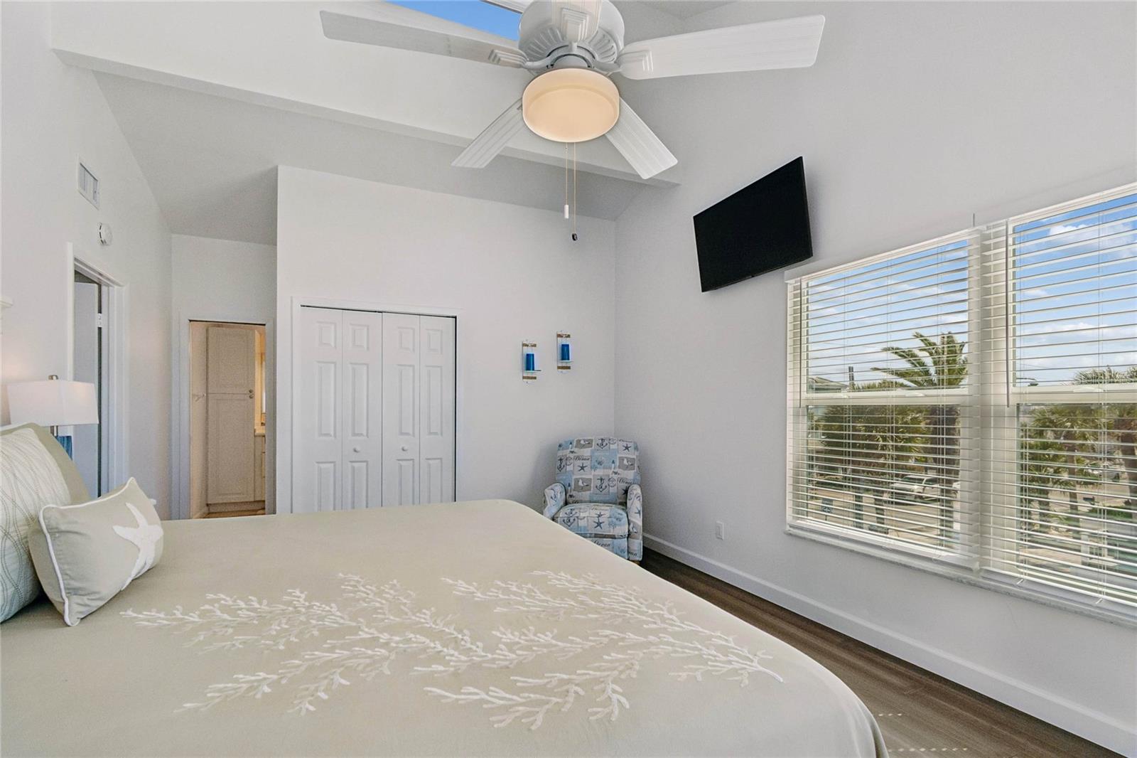 Image 48 of 53 For 8432 Gulf Boulevard