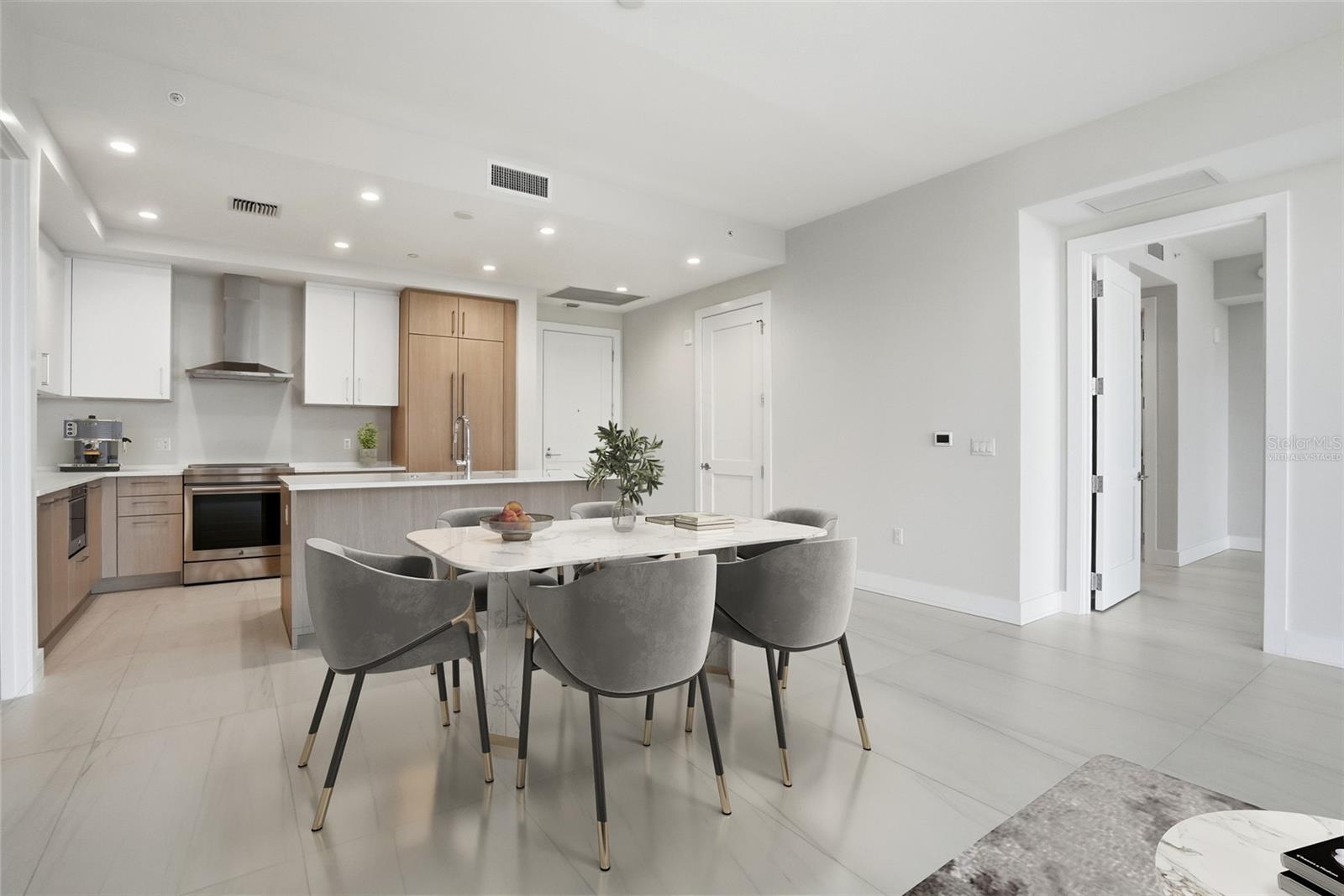 Image 14 of 72 For 275 1st Ave S 1008