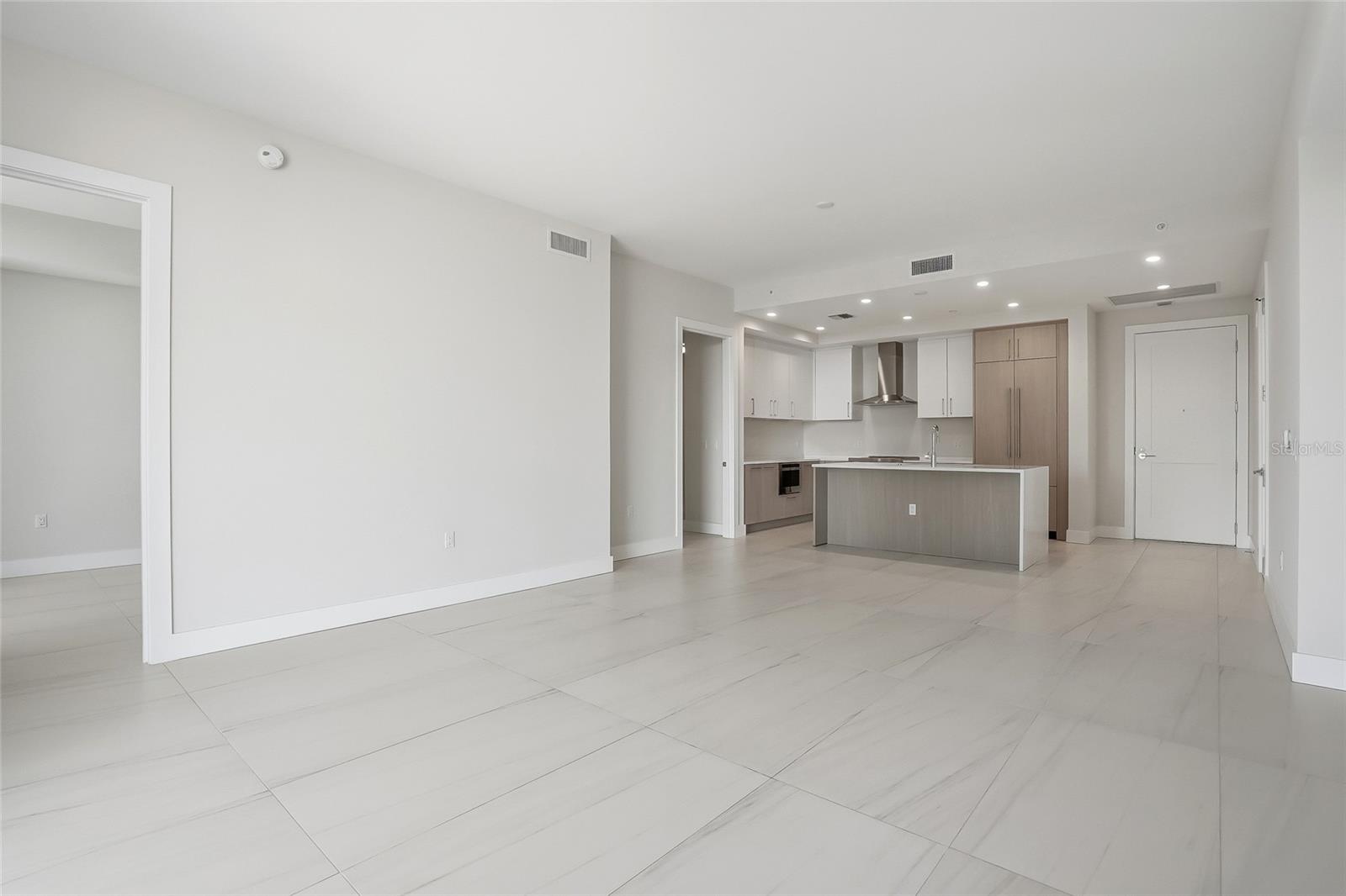 Image 20 of 72 For 275 1st Ave S 1008