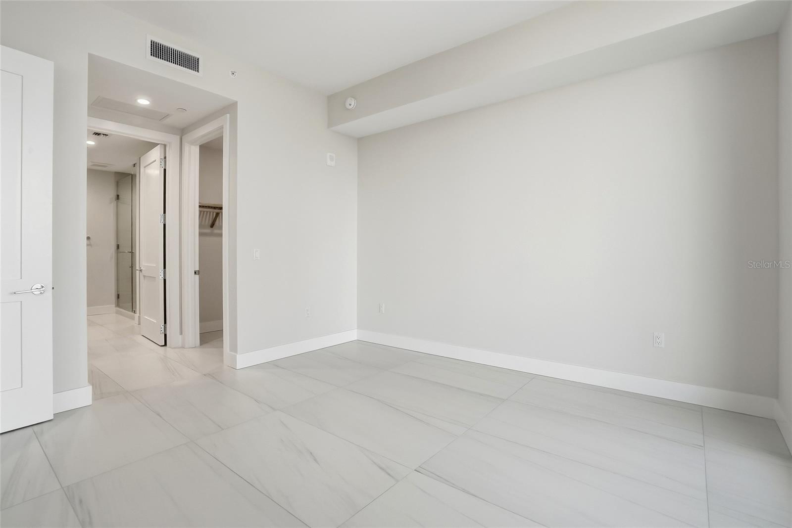 Image 29 of 72 For 275 1st Ave S 1008