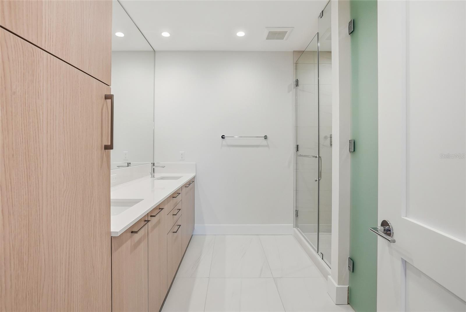 Image 33 of 72 For 275 1st Ave S 1008